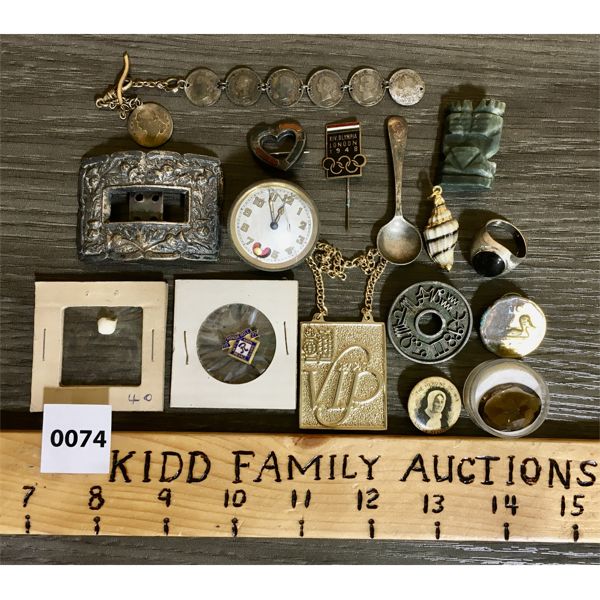 JOB LOT - QTY MISC COLLECTIBLES - INCL COIN BRACELET, PINBACKS, RING ETC.