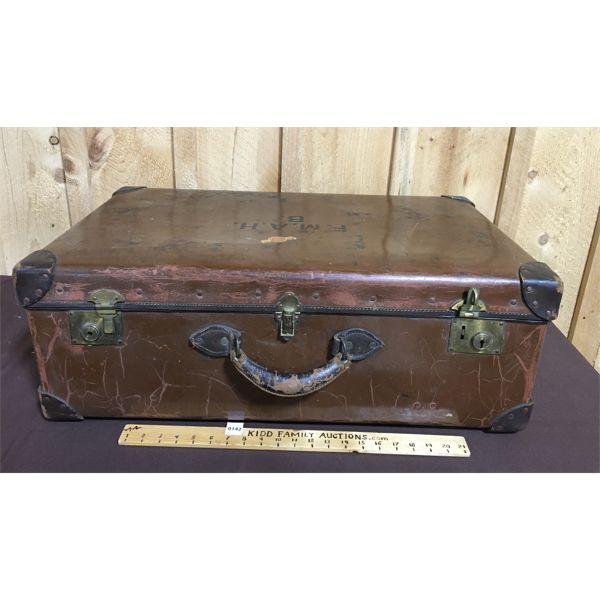 LARGE VINTAGE TRAVEL SUITCASE - 10.5 x 18 x 30in