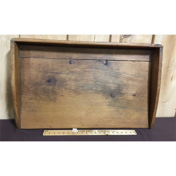 VINTAGE WOOD DOUGH BOARD - 19.5 x 31.5in 