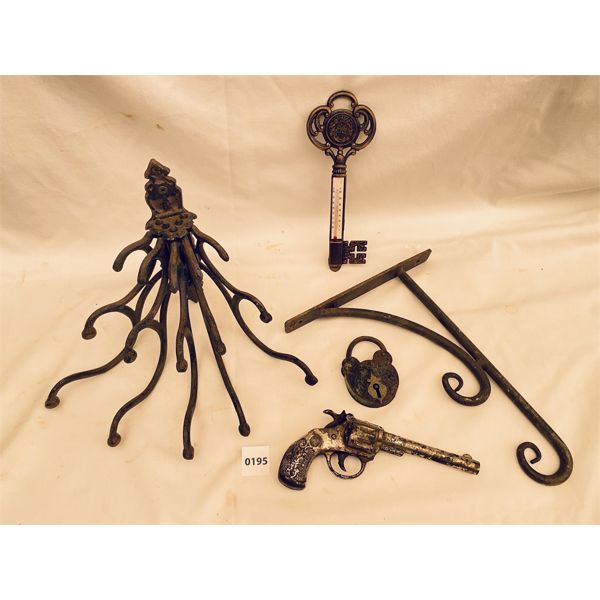 JOB LOT - WALL HOOKS, PAD LOCK, THERMO, ETC