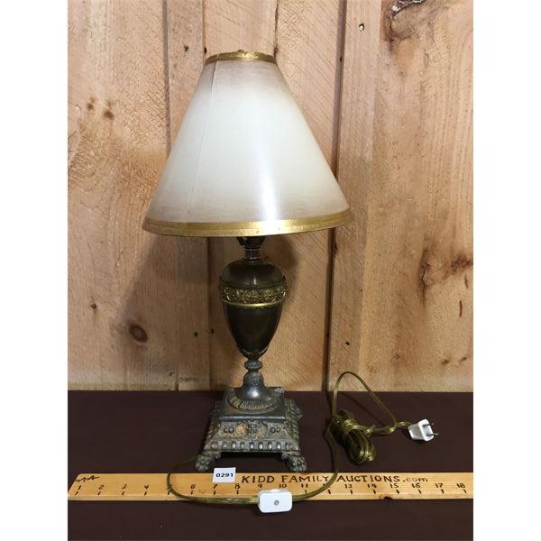 ORNATE METAL TABLE LAMP - 19in TALL