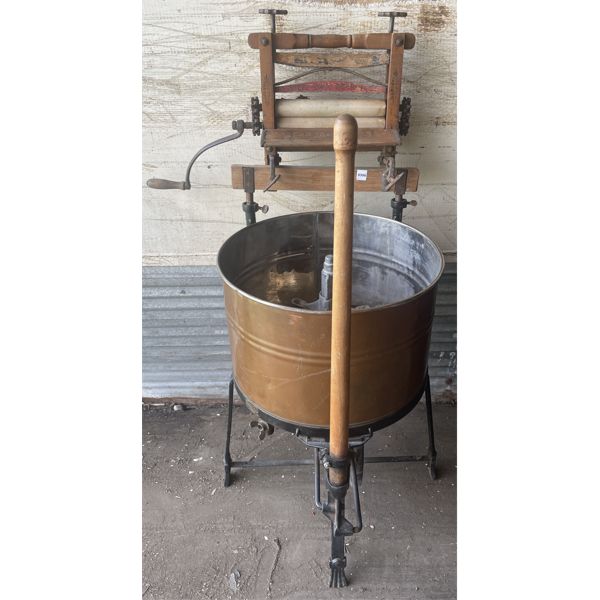 ANTIQUE COPPER BEATTY WASHER - WITH EATONS WRINGER