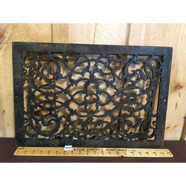 ORNATE CAST IRON FLOOR GRATE - APPROC 14 x 21in