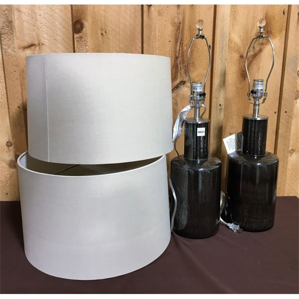 LOT OF 2 - DESINGNER LAMPS W/ SHADES - NEW - 26 in