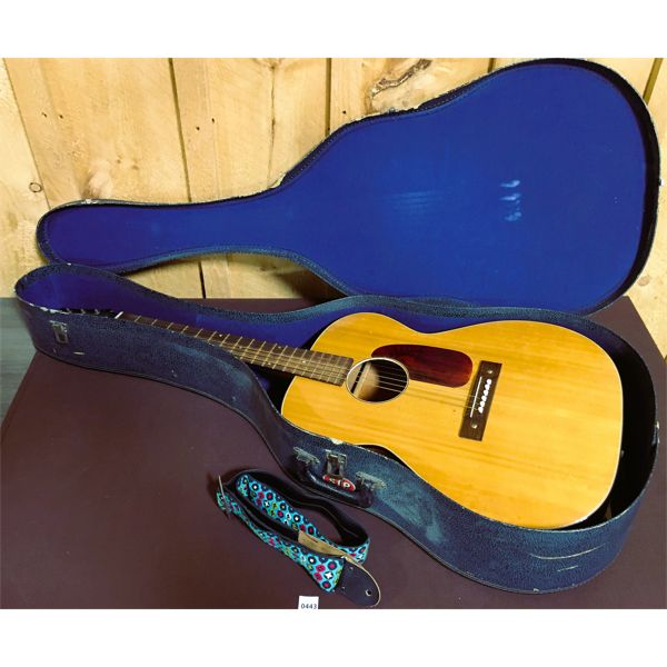 HARMONY ACOUSTIC GUITAR W/ CARRY CASE