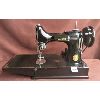 Image 2 : SINGER FEATHERWEIGHT SEWING MACHINE 
