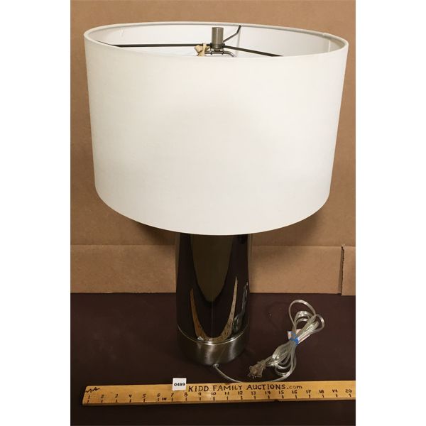 DEISGNER TABLE LAMP - NEW