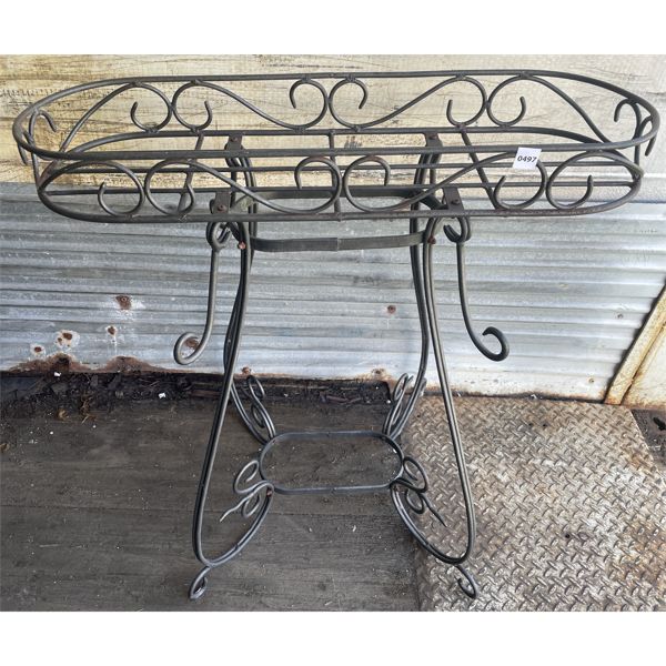 METAL PLANTER - 10 x 32 x 34