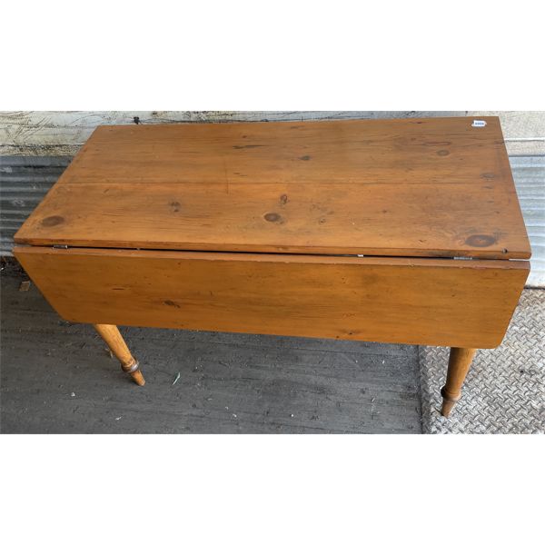 PINE DROP LEAF TABLE - 49.5 x 42 x 29in