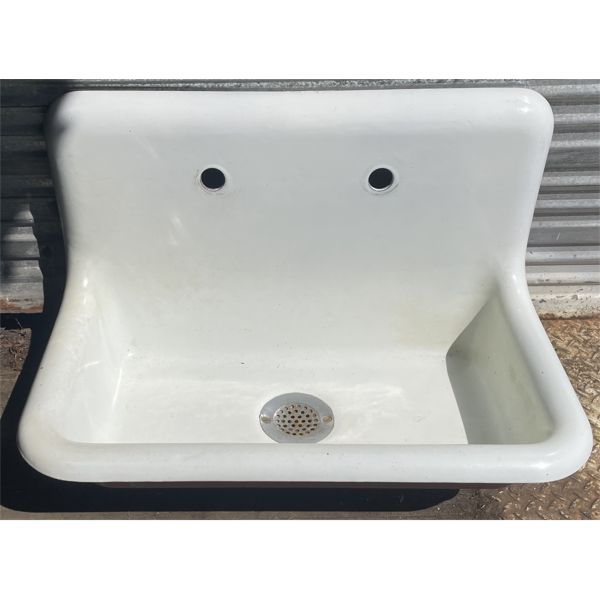 HEAVY PORCELAIN SINK - APPROX 19 x 32in