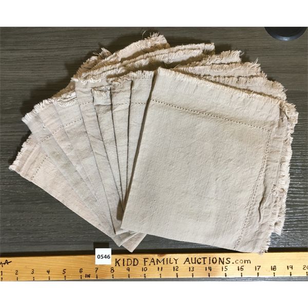 LOT OF 8 - FRAYED EDGE INDABA TABLE LINENS - APPROX 18 x 19in 