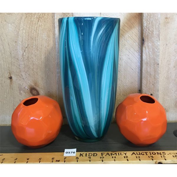 LOT OF 3 - LARGE TURIN VASE AND 2X NUGGET BUD VASES