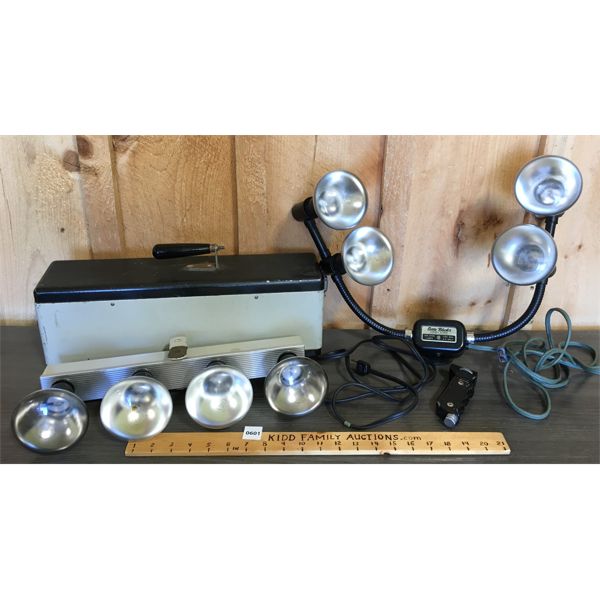 LOT OF 2 - VINTAGE CAMERA LIGHT BARS 