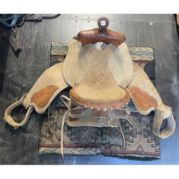 WESTERN SADDLE AND BLANKET - 15 IN SEAT