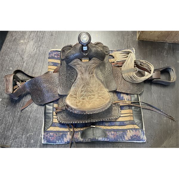 WESTERN SADDLE AND BLANKET - 14 IN SEAT