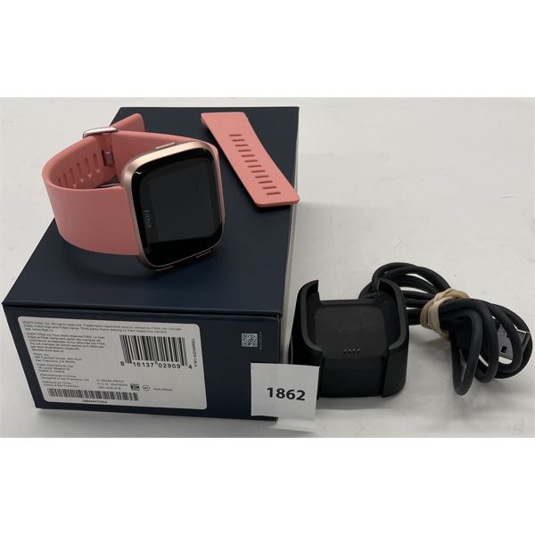 FITBIT FITNESS WATCH W/ ORIGINAL BOX AND CHARGER