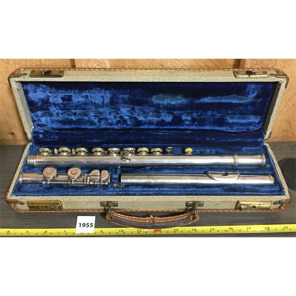 ARMSTRONG CHROME STUDENT FLUTE IN CASE