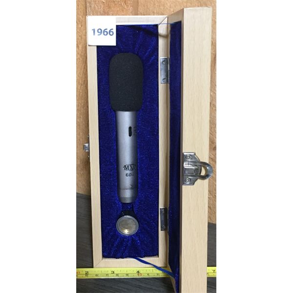 MXL 604 DIAPHRAGM MICROPHONE IN WOODEN CASE W/ EXTRA SCREEN