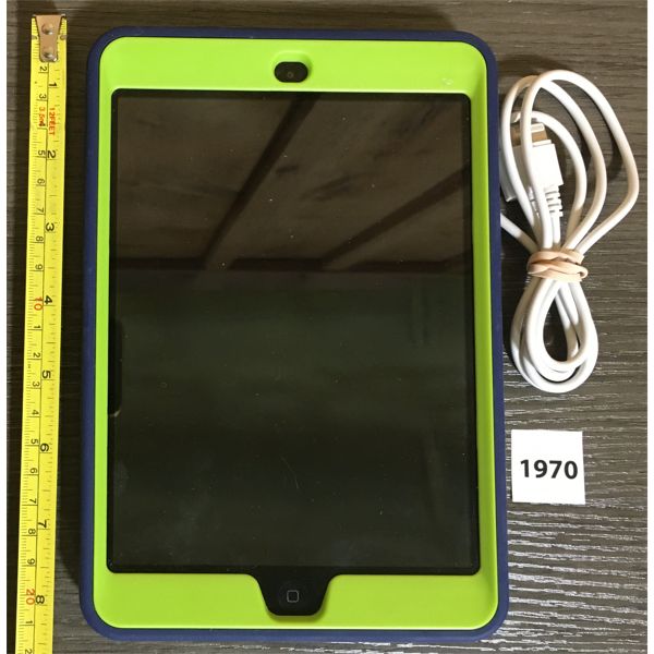 APPLE 7.9in 16GB 3RD GEN MINI IPAD W/USB CHARGE CABLE