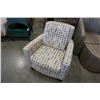 Image 2 : MAX HOME FURNITURE ACCENT ARMCHAIR AND LEATHER FOOTSTOOL
