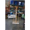 Image 2 : 6FT ART EASEL