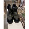 Image 2 : NEW SIZE 14 WADING BOOTS AND YOUTH LARGE CAMO REALTREE PANTS