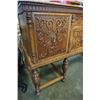 Image 8 : ANITQUE OAK SIDE BOARD