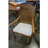 Image 8 : ANTIQUE OAK DINING TABLE WITH PULL OUT LEVES AND 6 CARVED CHAIRS