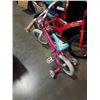 Image 2 : DORA KIDS BIKE WITH TRAINING WHEELS AND AVEIS YOUTH BIKE