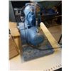 Image 8 : PAINT SPRAYER, AIR COMPRESSOR AND BOX OF HARDWARE