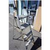 Image 2 : GORILLA LADDERS 4 FOOT STEP LADDER