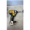 Image 8 : DEWALT 20V CORDLESS TOOL SET - INCLUDES DRILL, BRUSHLESS IMPACT GUN, CIRCULAR SAW, 2 BATTERIES AND C