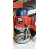 Image 2 : BLACK AND DECKER 1 3/4 HP PLUNGE ROUTER