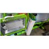 Image 2 : DOUBLE SHOPLIGHT WORKING INCLUDING EXTRA BULB, TOOLBOX WITH CONTENTS AND TOOLBELTS