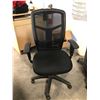 Image 2 : BLACK MESH BACK FULLY ADJUSTABLE TASK CHAIR