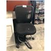 Image 2 : BLACK MESH BACK GAS LIFT PROGRAMMERS CHAIR