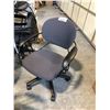 Image 2 : GREY STEELCASE UNO MOBILE TASK CHAIR