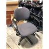 Image 2 : GREY STEELCASE UNO MOBILE TASK CHAIR