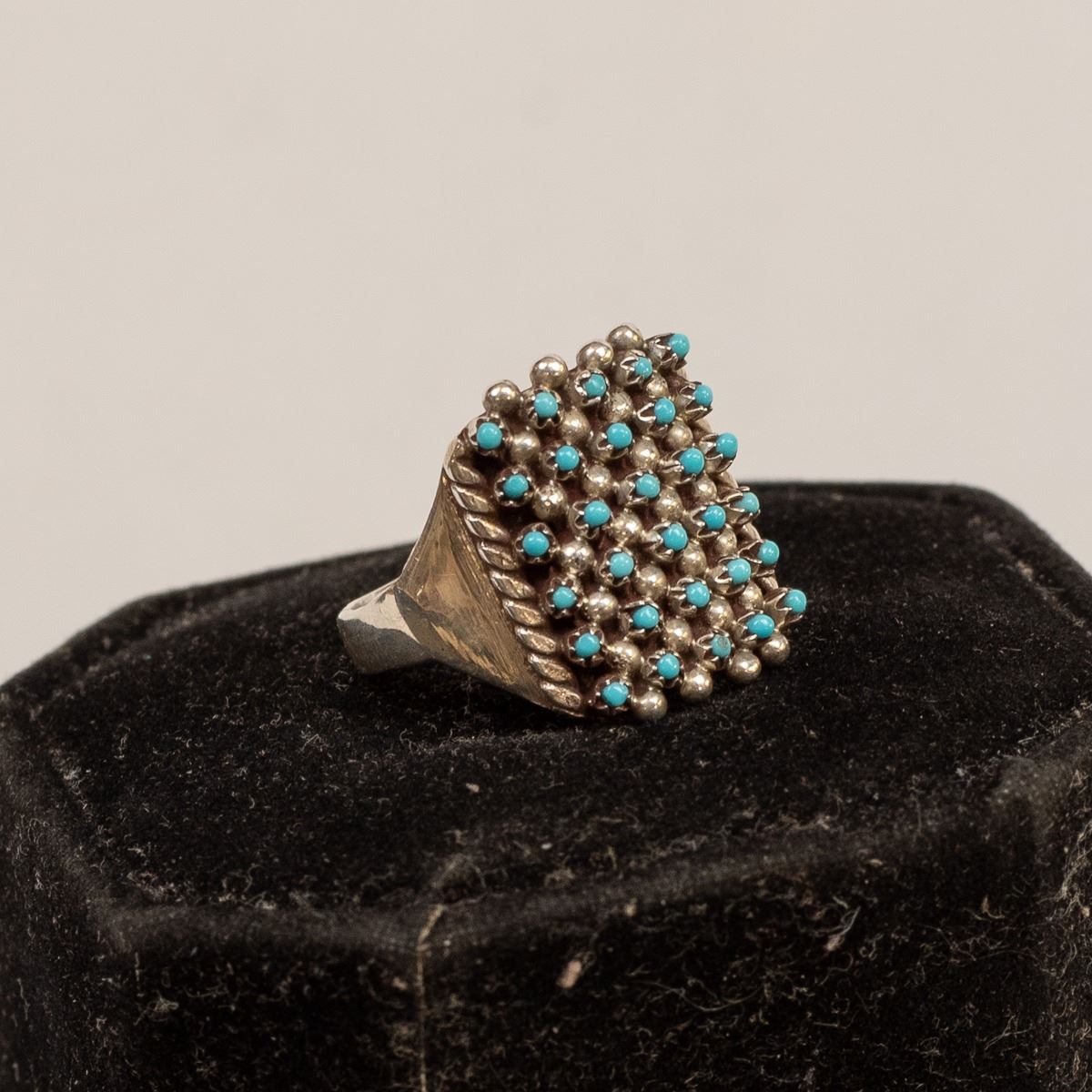 Zuni Sterling Petit Point Turquoise Ring, Amesoli