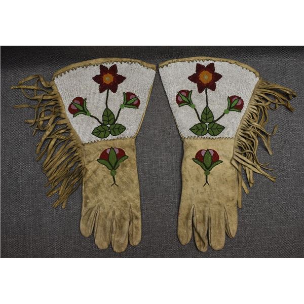 PLATEAU INDIAN BEADED GAUNTLETS