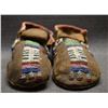Image 1 : CROW INDIAN BEADED MOCCASINS