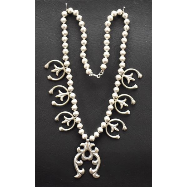 NAVAJO INDIAN NECKLACE
