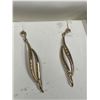 Image 3 : 10k Solid Gold Dangling Earrings 1.5" L