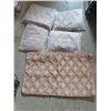 Image 1 : 5 New Non Slip Bath Mats -31" x 19"