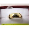 Image 2 : Estate - 10 KT Gold Diamond Star Burst Band Ring
