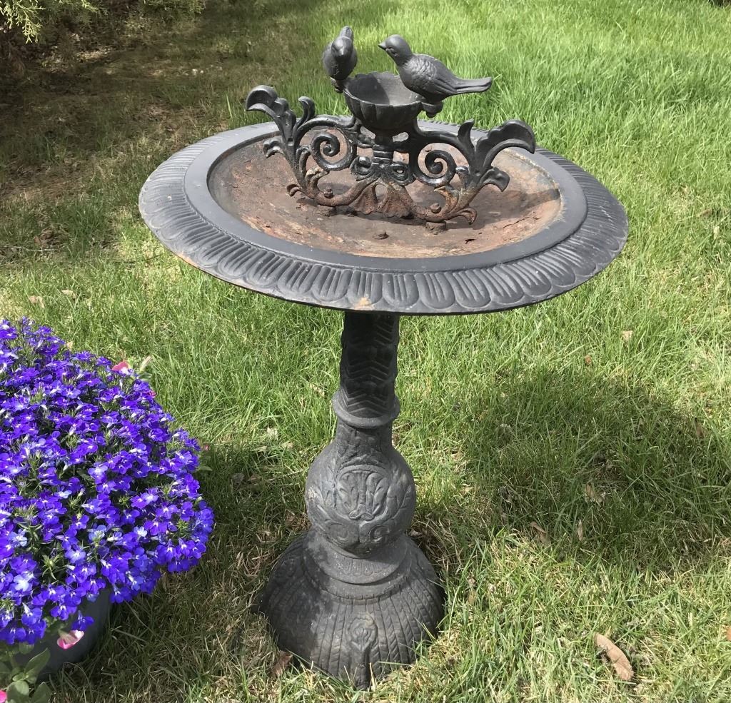 Cast iron bird bath. Very heavy.