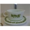 Image 2 : Pyrex Gravy Boat and 2 Deviled Eggs Trays