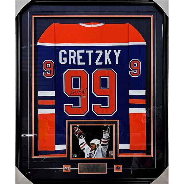 WAYNE GRETZKY SIGNED FRAMED EDMONTON OILERS HOCKEY JERSEY W/PHOTO (COA)
