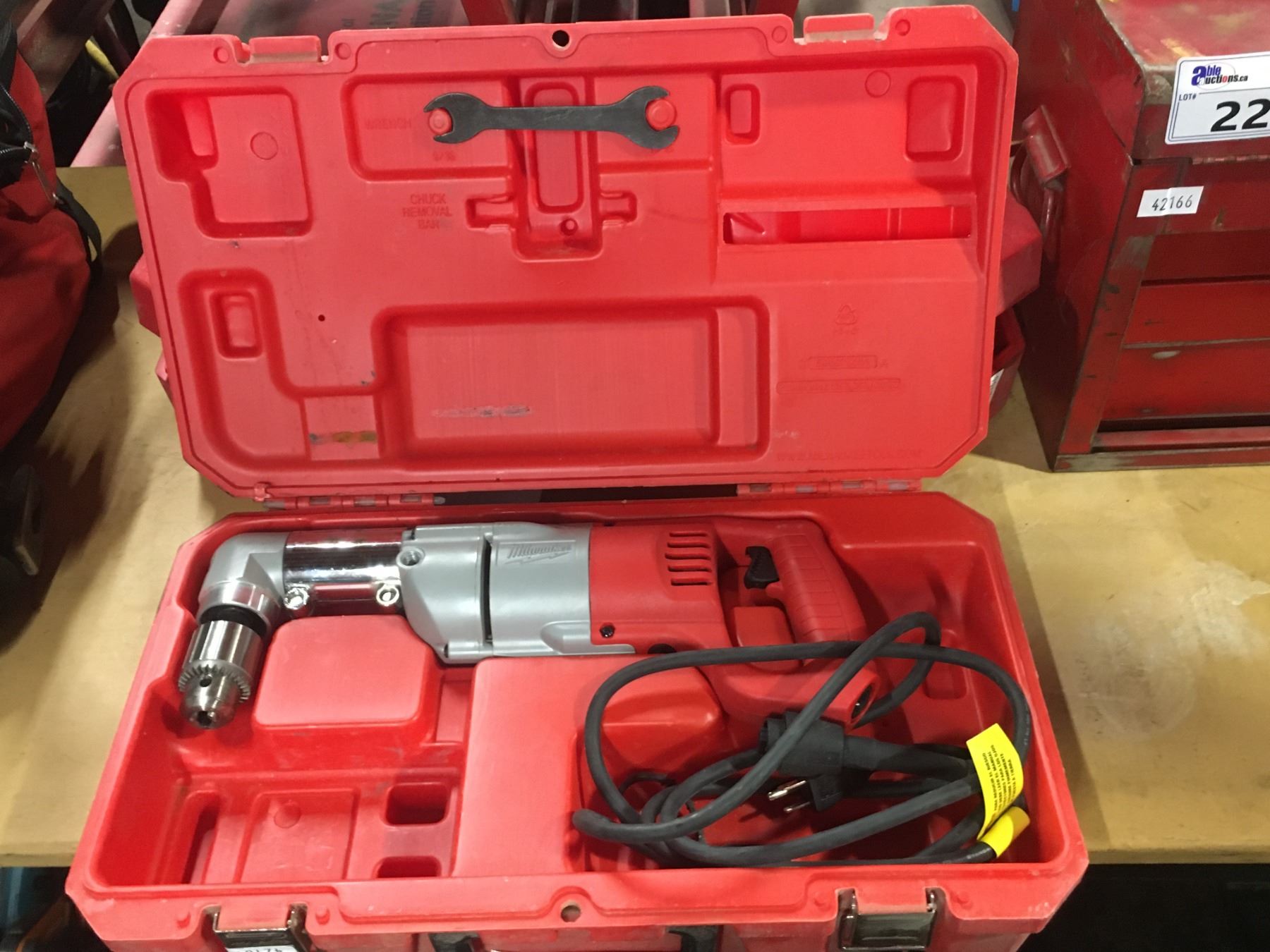 thumbnail interactive-video image 1 of DEWALT DW235GR 120V 7.8A 1/2" Variable Speed Corded Drill – Certified Refurbished, Like New 1 of 5