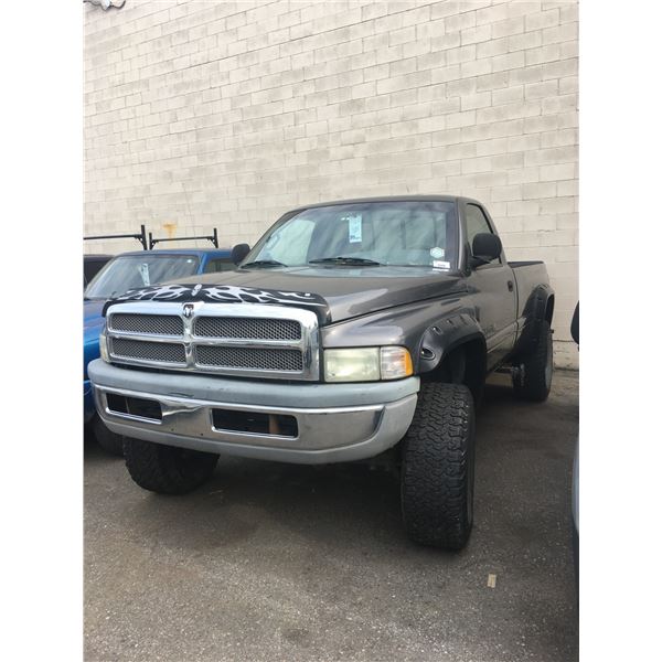 *TOW* 2002 DODGE RAM 2500 MAGNUM, 2DR PU, GREY, VIN # 3B7KF26Z72M298362